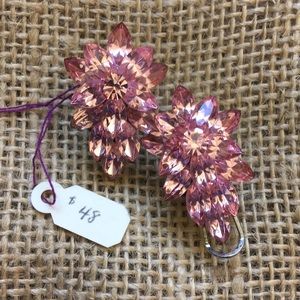 Pink rhinestone pierced earrings